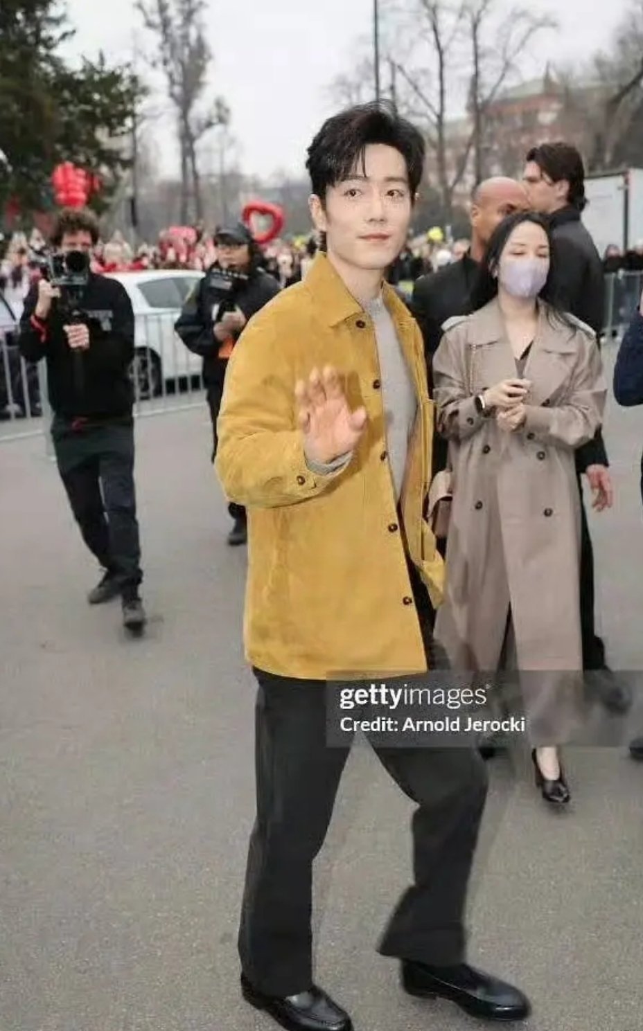 肖战 王一博，你俩是商量好要一起土的吗？ 