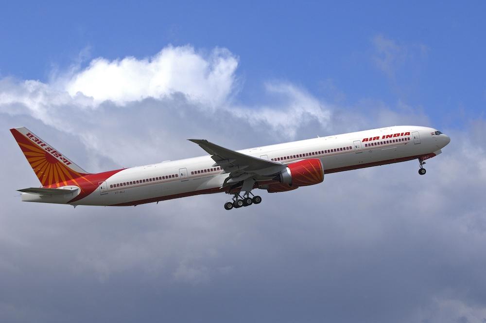自7月1日起，印度航空使用客舱内饰升级后的波音777-300ER客机执飞德里往返