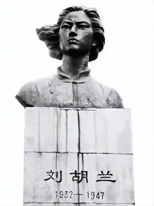 刘全宝，杀害刘胡兰的铡刀手，罪行物证执行铡刀，还陈列在博物馆里，就是普通铡草用的