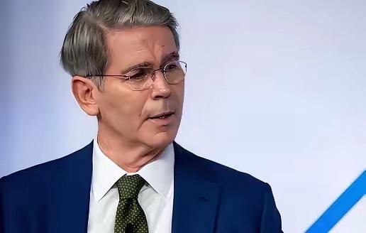 美国这回真拿杀手锏！直接发动了史无前例的“全面围堵中国”大戏！不仅把稀土出口这根