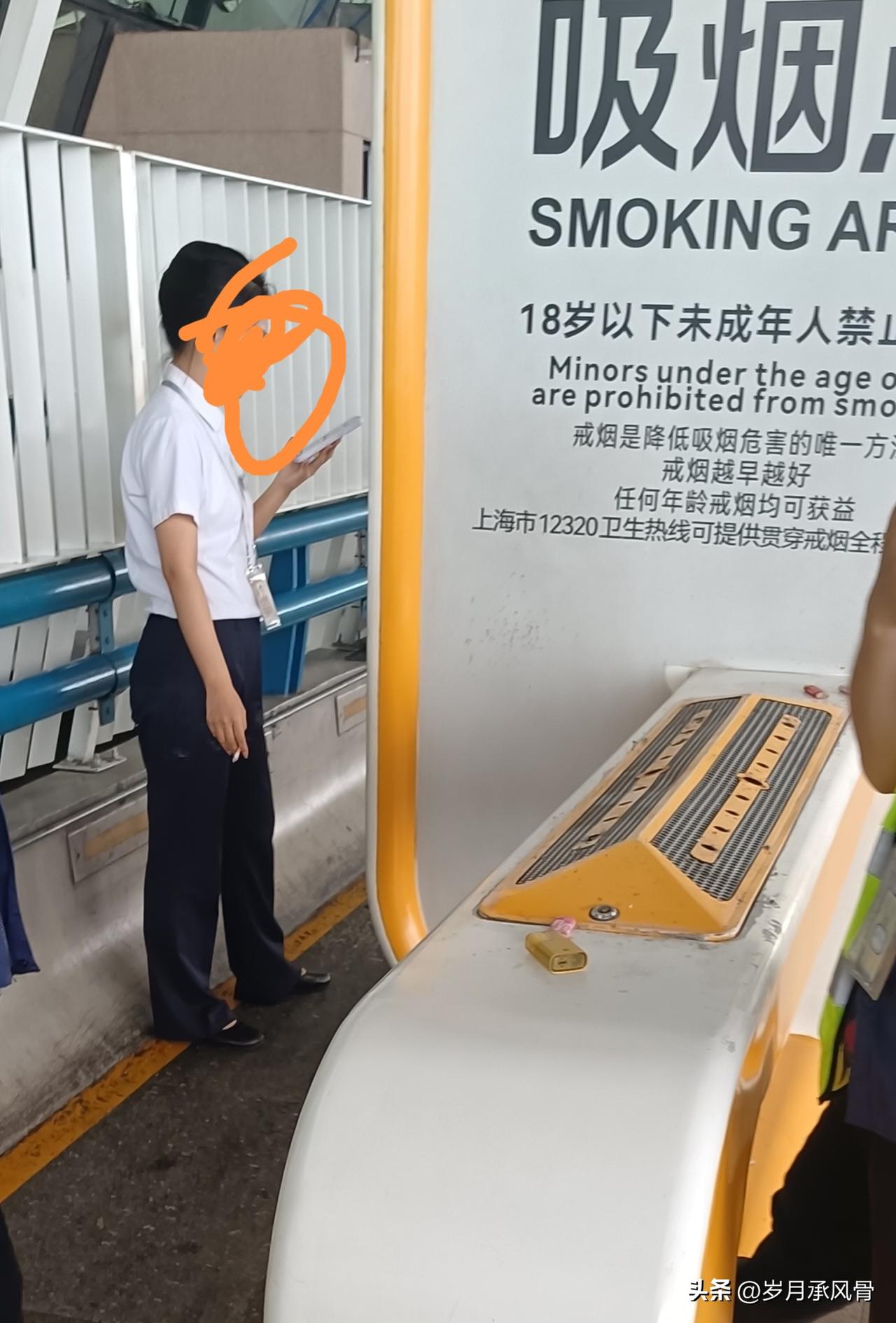 小姐姐喜欢抽烟，为什么我对年轻的女孩抽烟反应这么强烈，虽然自己的烟龄快30年了，