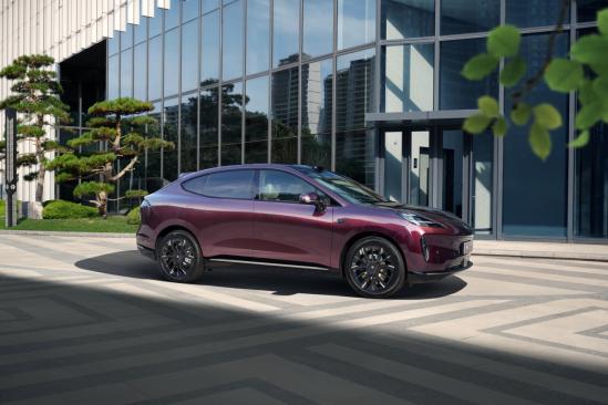 一款真正优秀的家庭用纯电SUV，不仅要满足日常通勤，更要在长途自驾中表现出色。从