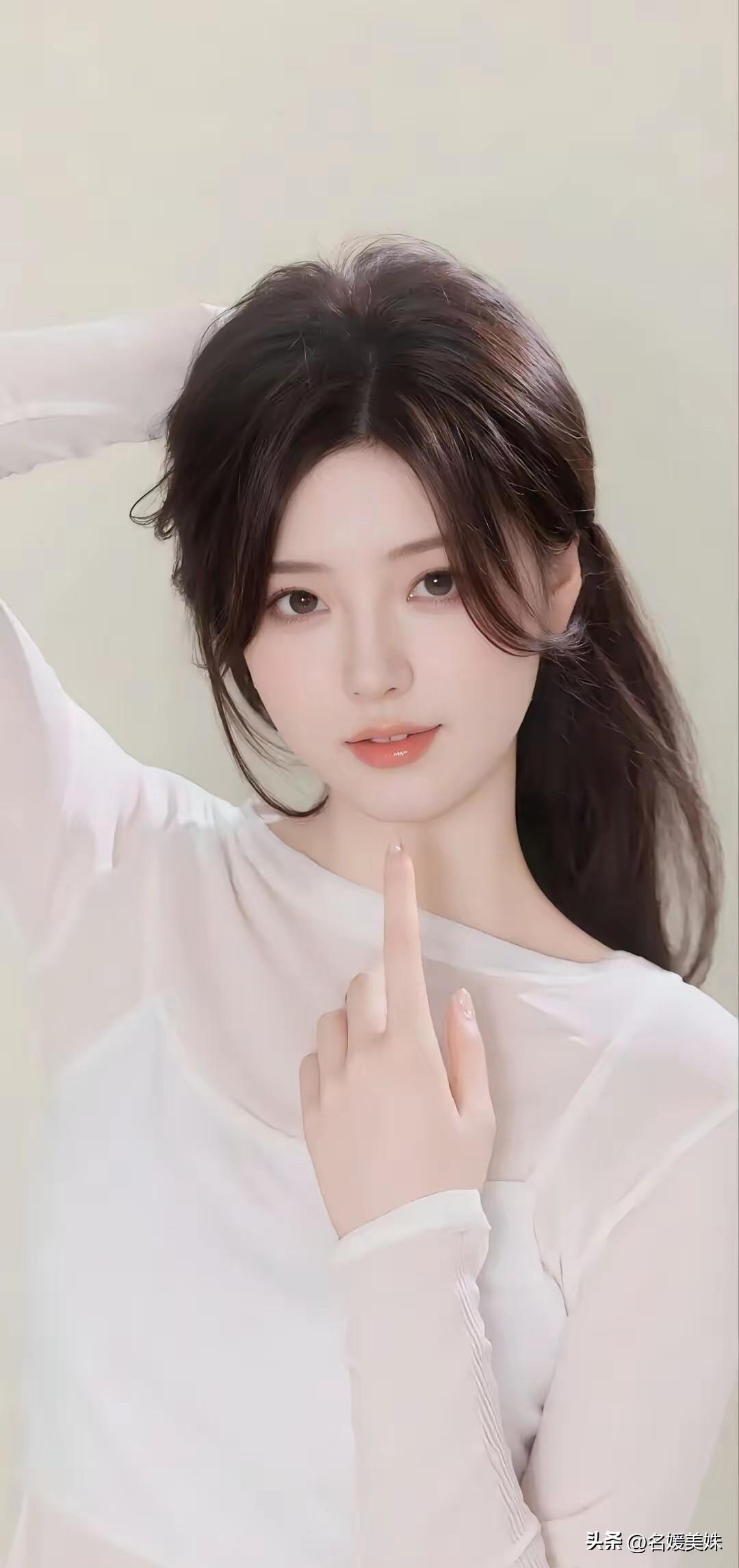 我对你没有任何要求，
我只对我的爱人有要求，
只要你不靠近我，
不做我的爱人，