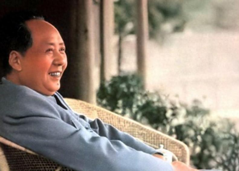1954年毛主席约见贺敏学，聊起了贺子珍，毛主席：你劝劝她再婚吧
“1954年6