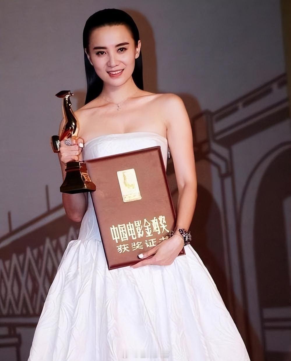 做个调查，大家对易烊千玺获得金鸡影帝 宋佳金鸡影后 钟楚曦最佳女配的看法如何？ 