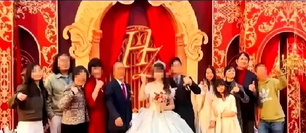 罗海琼，50岁素颜参加外甥女婚礼，直接冲上热搜第一！

地点就在广东湛江一个小型