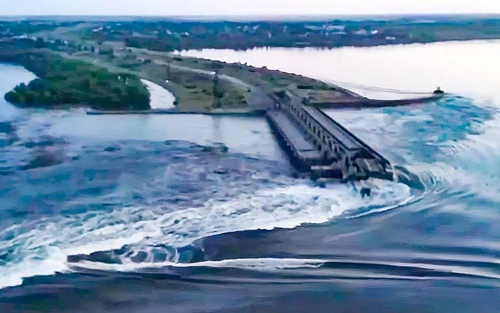 俄媒：为什么乌克兰军队要炸毁卡霍夫卡水电站 被乌克兰武装部队炸毁的卡霍夫卡水电站