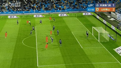 眼看着津门虎晃晃悠悠又站起来了陈泽仕这一脚，又把津门虎踹晕了热点解读﻿中超联赛天