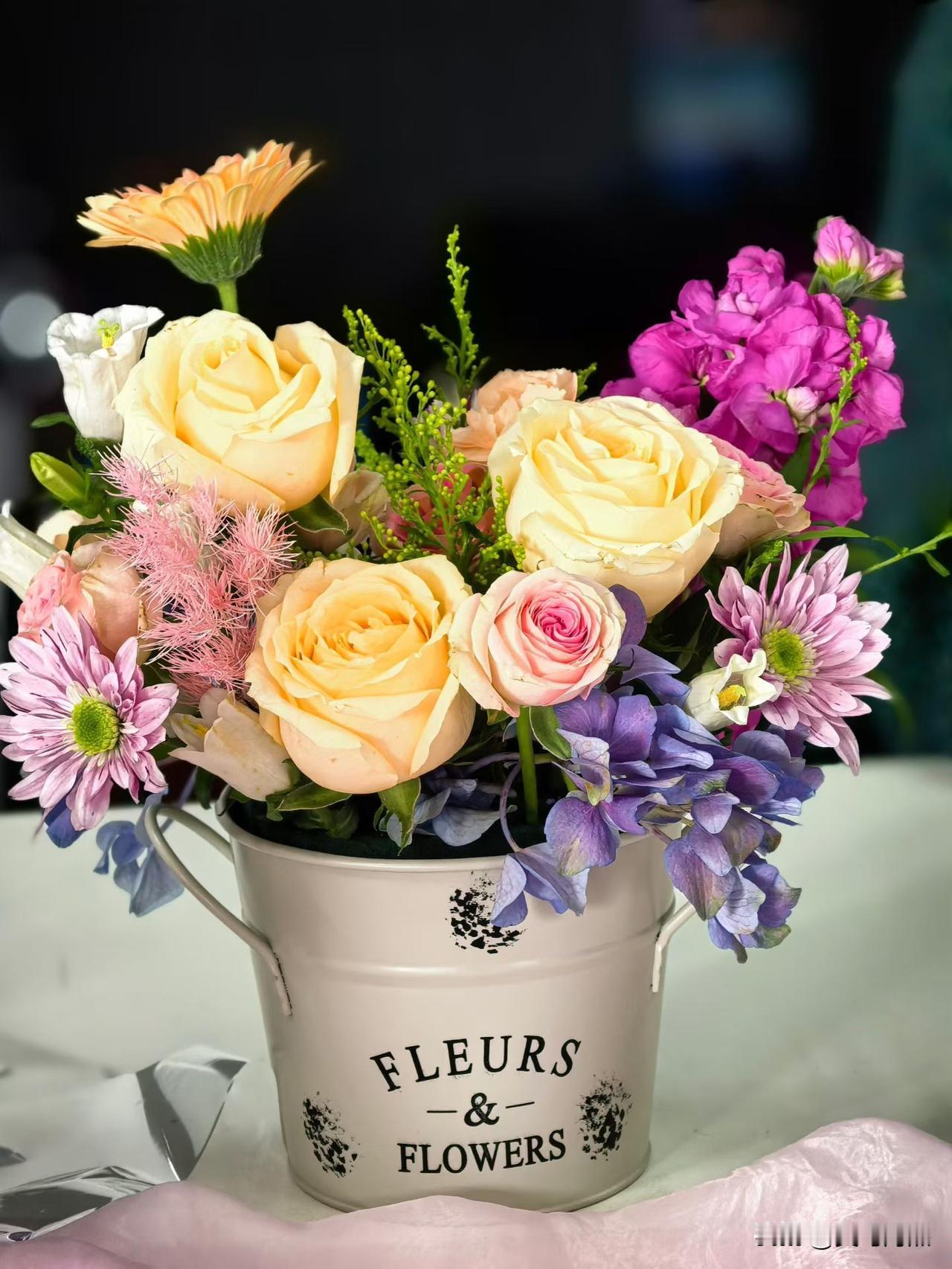 人心真的太现实了！

我有一个关系非常要好的伙伴，因为两家父母的关系也很好。所以