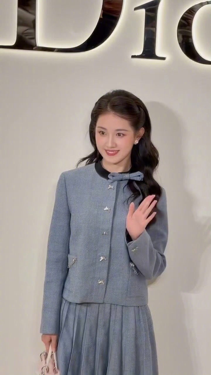 头发盘起来有优势骨架小 