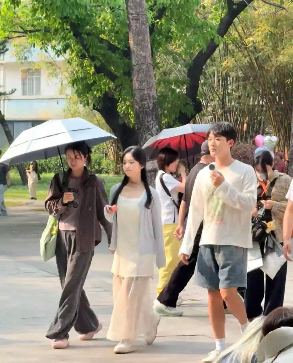 沈月有多高啊？好好奇她的身高 