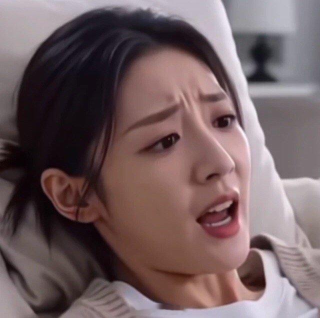 AI脸 生理性厌恶Ai的脸基本就符合三庭五眼，还有大众眼中好看的审美。大眼睛，高