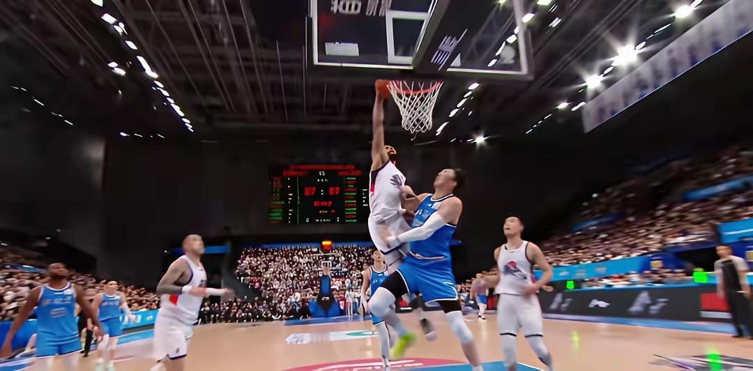 残阵山东高速，打出荡气回肠的比赛。

在主教练邱彪和队长高诗岩都无法出场的情况下