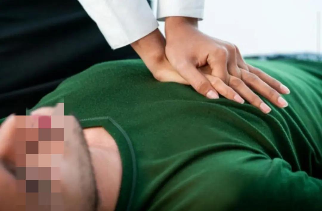 安徽安庆，男子与情人下午发生完关系，当晚入睡时就双腿发软、止不住地颤抖。情人无法