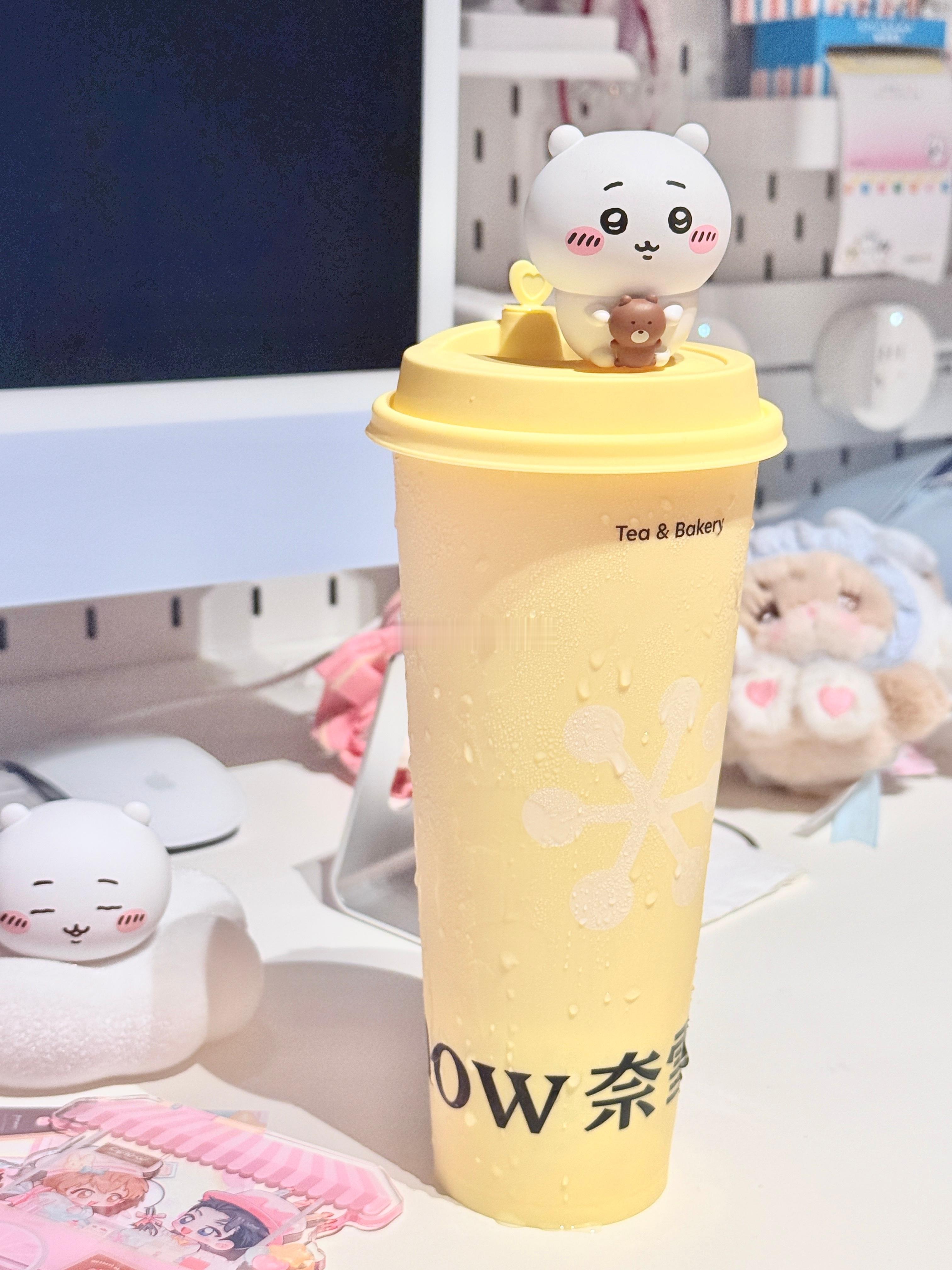 立秋的第一杯奶茶🥤吉伊宝宝先喝 