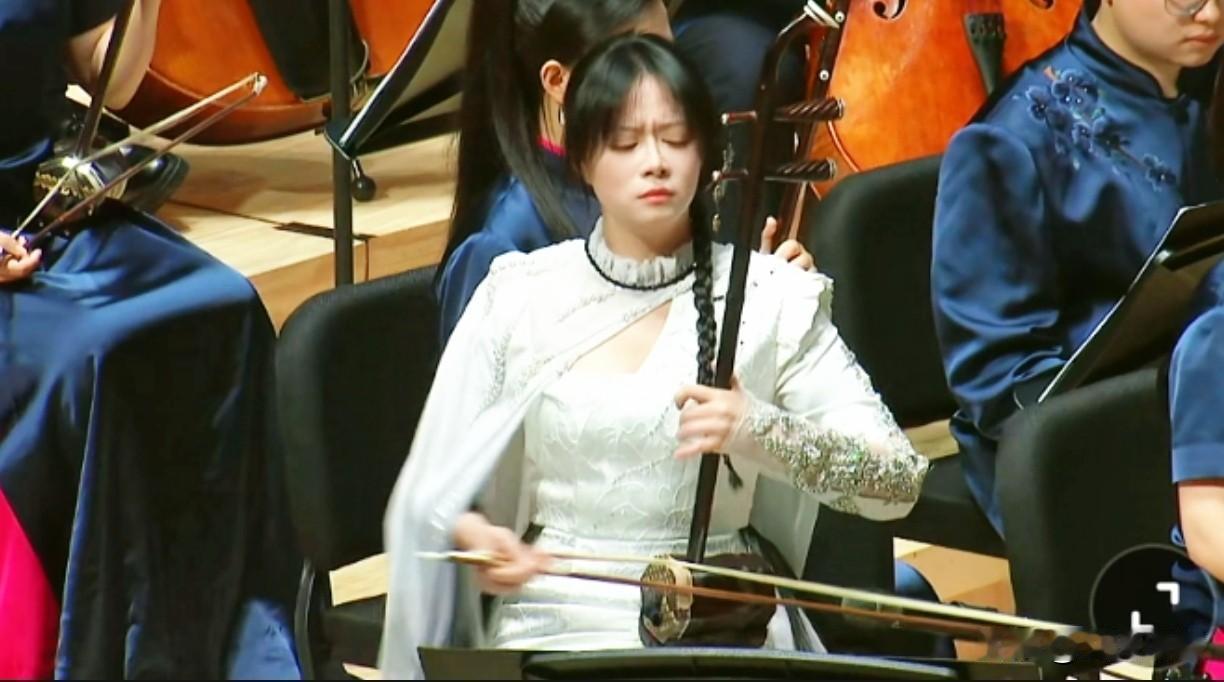 力饼二胡协奏曲《楚玉》全球首演圆满结束，全场135万场观，最高人气6万加，力饼完