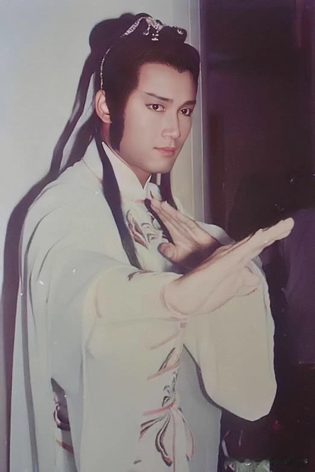 温润如玉如你，风度翩翩亦如你苗侨伟 仙气飘飘的公子