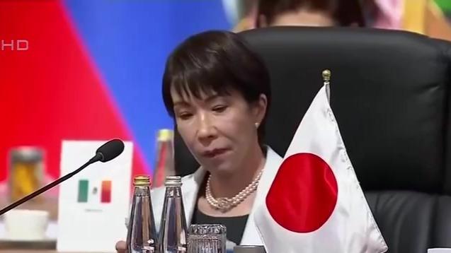 高市早苗紧急送医，
日本 27 人因雪遇难，
俄发通牒施压。


高市早苗送医 