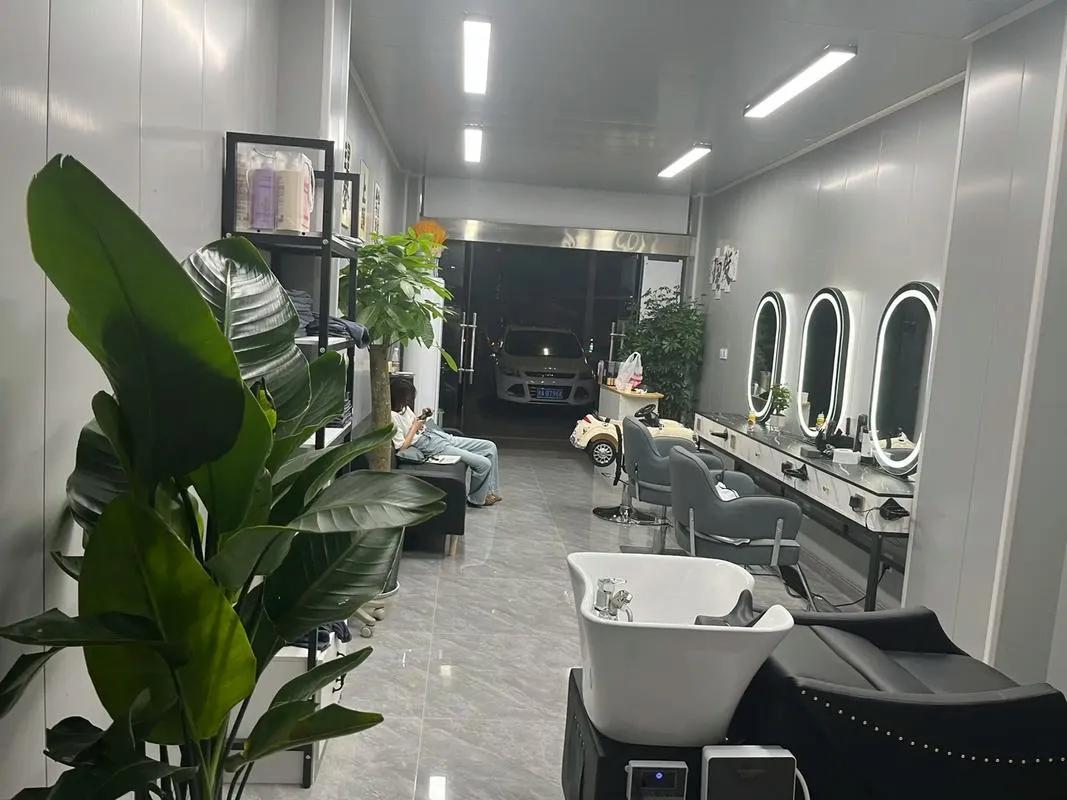 高端理发店缘何门可罗雀？价格、服务与市场定位的三重挑战！

当前，实体店受到电商
