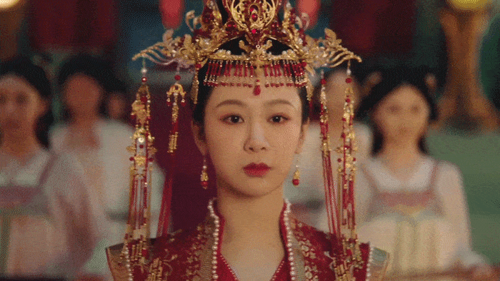 投稿：杨紫、迪丽热巴红衣大婚造型🈶，被谁惊艳到了！#杨紫的两个角色命运重合了#