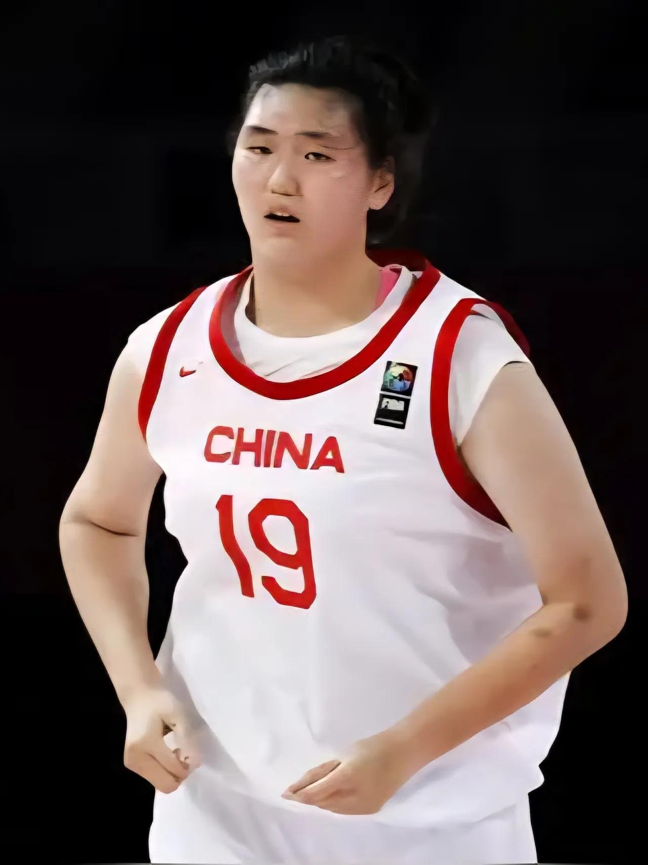 有了张子宇，女篮底气足！宫鲁鸣起用2.26米的高中锋张子宇，还是有些魄力，之前中