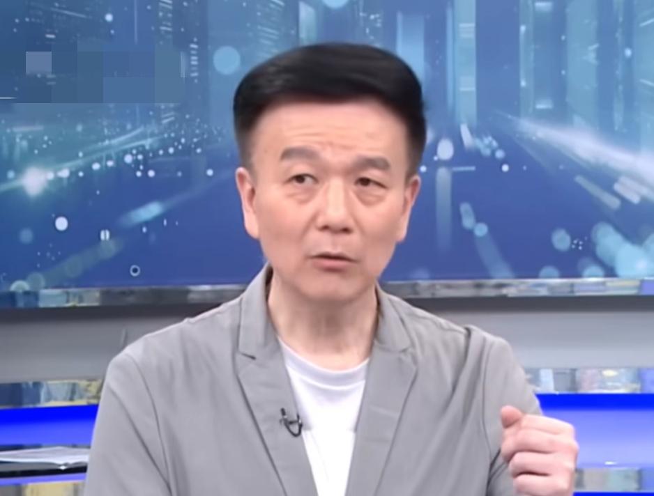 李贞秀上节目的穿搭让于北辰大长见识，他说连续4天跟她同台，大家已经不关心她讲什么