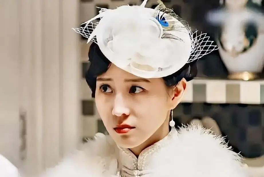 《长河落日》里叶碧莹刚被海难折腾完，转头就对着武木一郎哭鼻子，说没人信她。
下一