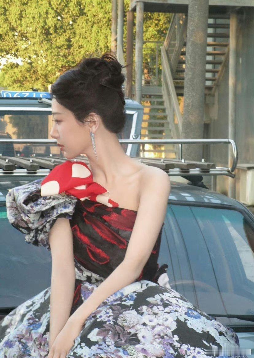 杨紫虞书欣爆改双生姐妹，让人傻傻分不清 ​​​