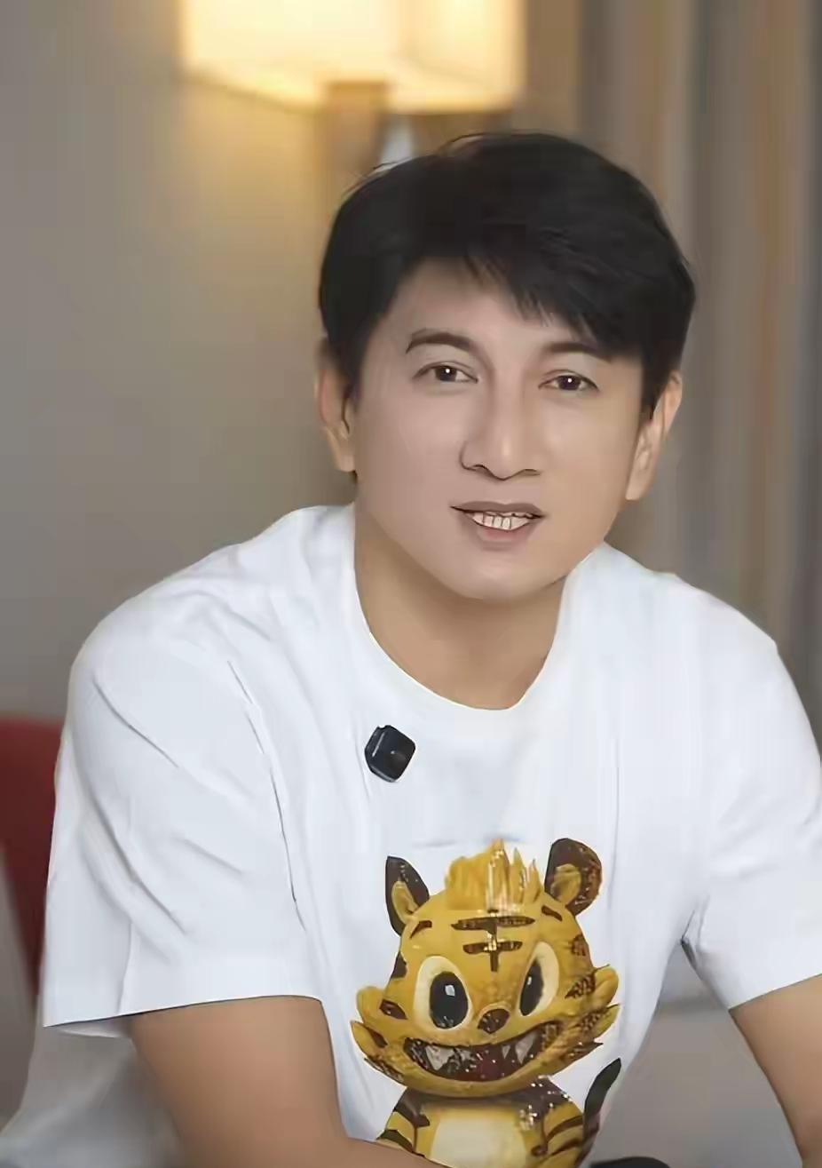 高下立判！吴奇隆直言“不赚钱也是这个立场”；蔡康永站台“台独”、骑墙模糊！
10