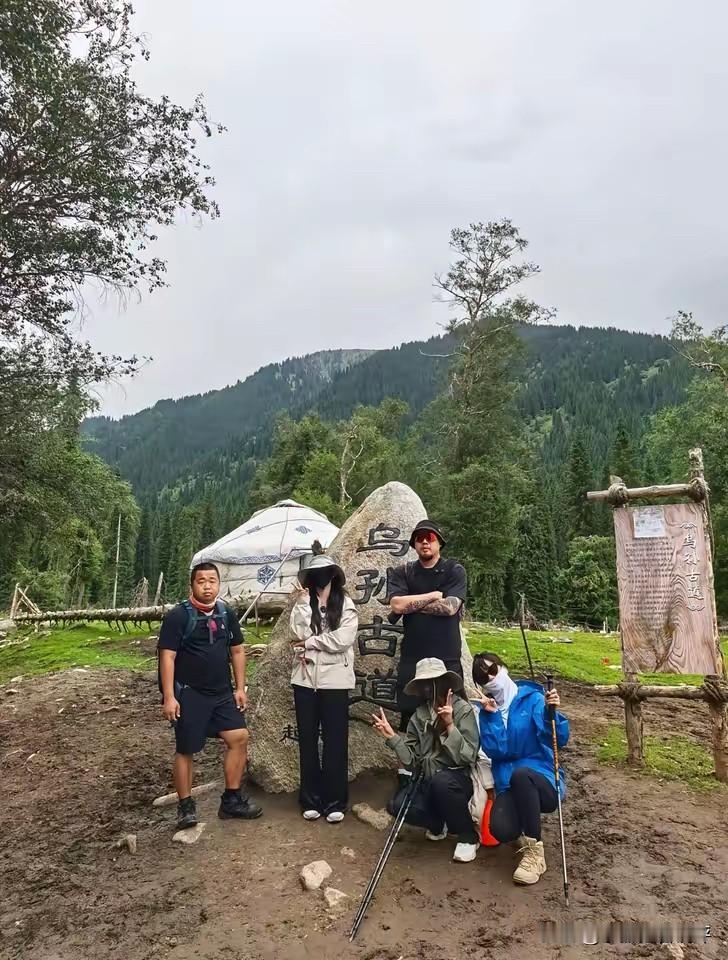 蓝战非如果想全面商业化，他可以赚到比董宇辉更多的钱，而且他的风格不需要团队，一个