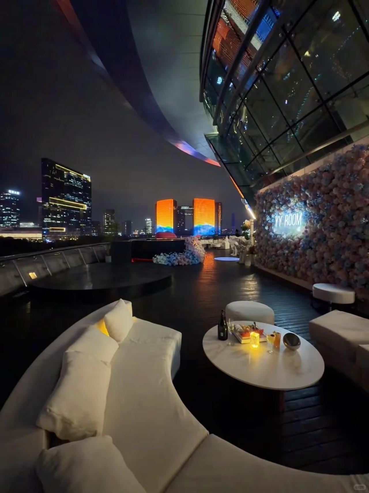 杭州新开的的高空夜景酒店也太美了