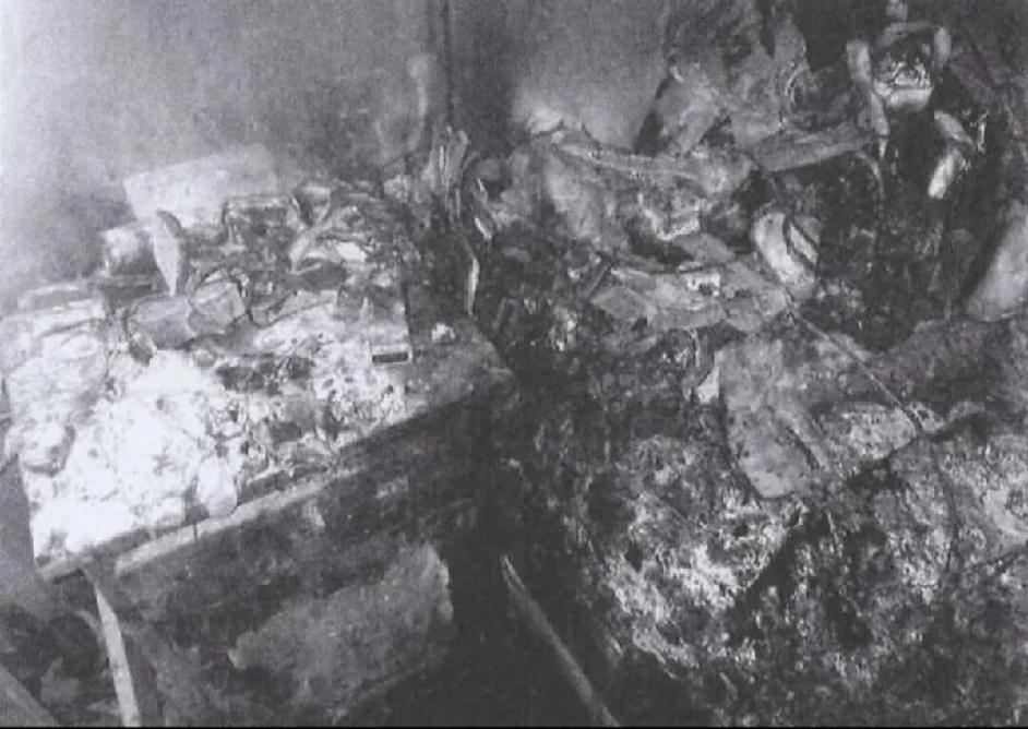 北京，52岁男子将一块二手电瓶自行车的电池带到出租房内充电，然后电池充电器突发电