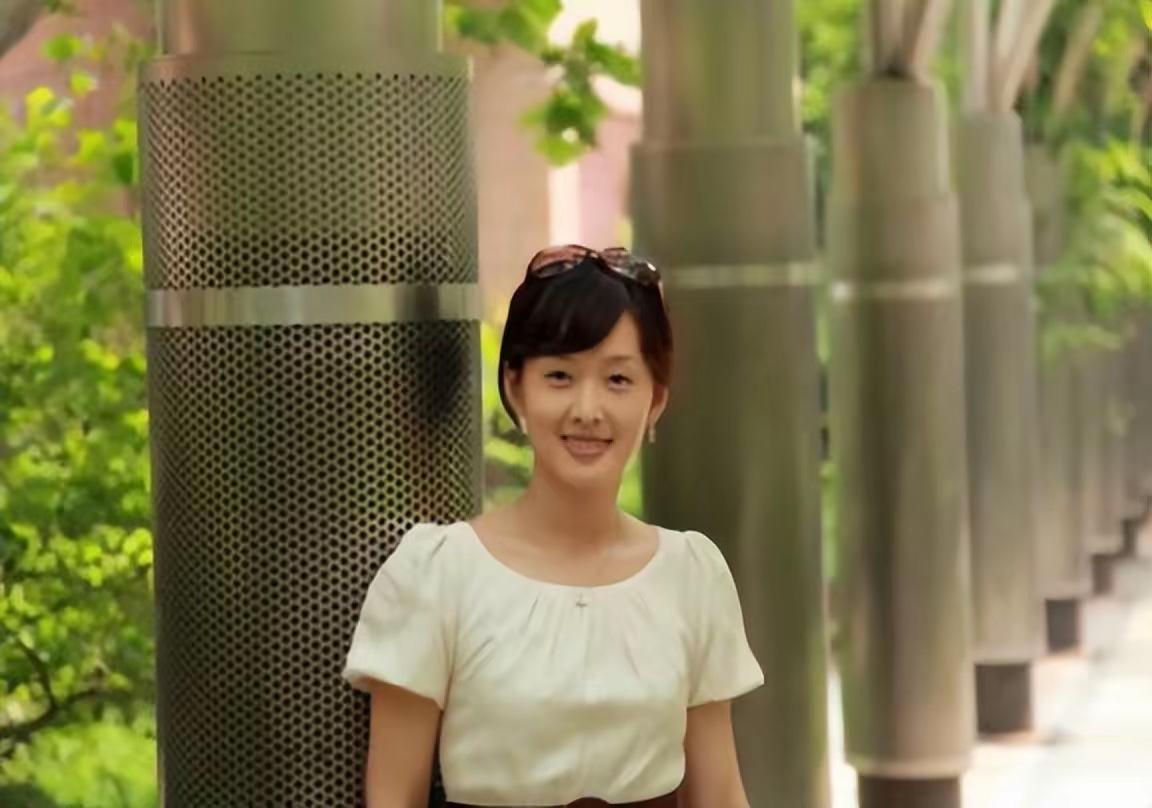 中国48岁的美女博导李新影在埃及突然去世，最伤心的人莫过于她的丈夫和孩子及父母