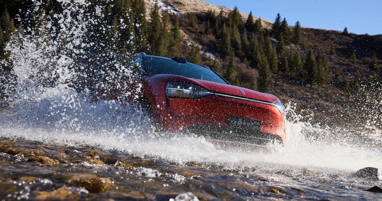 超大空间轻松全家出行，每排都是头等舱，想去的地方有AITO同行赛力斯汽车