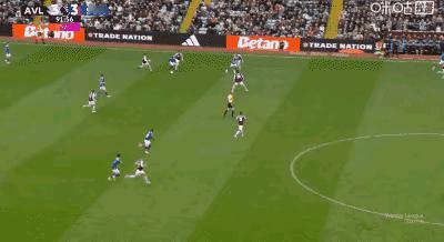 梅西应该很庆幸大马丁在阿根廷，大马丁的大心脏让人看得热血沸腾！
       大