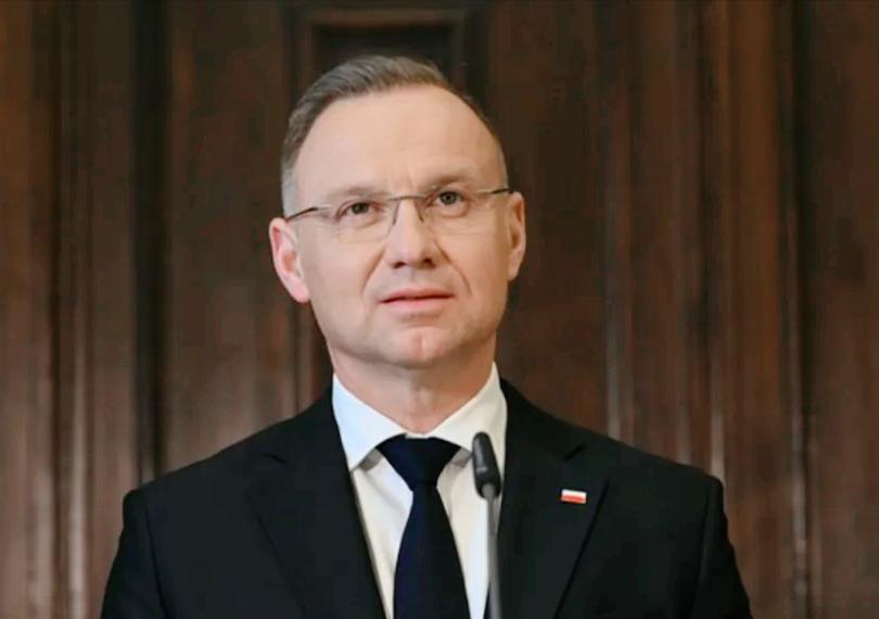 最近波兰闹了个大新闻，简直让人看不懂，欧盟主动送上门437亿欧元低息长期贷款，专