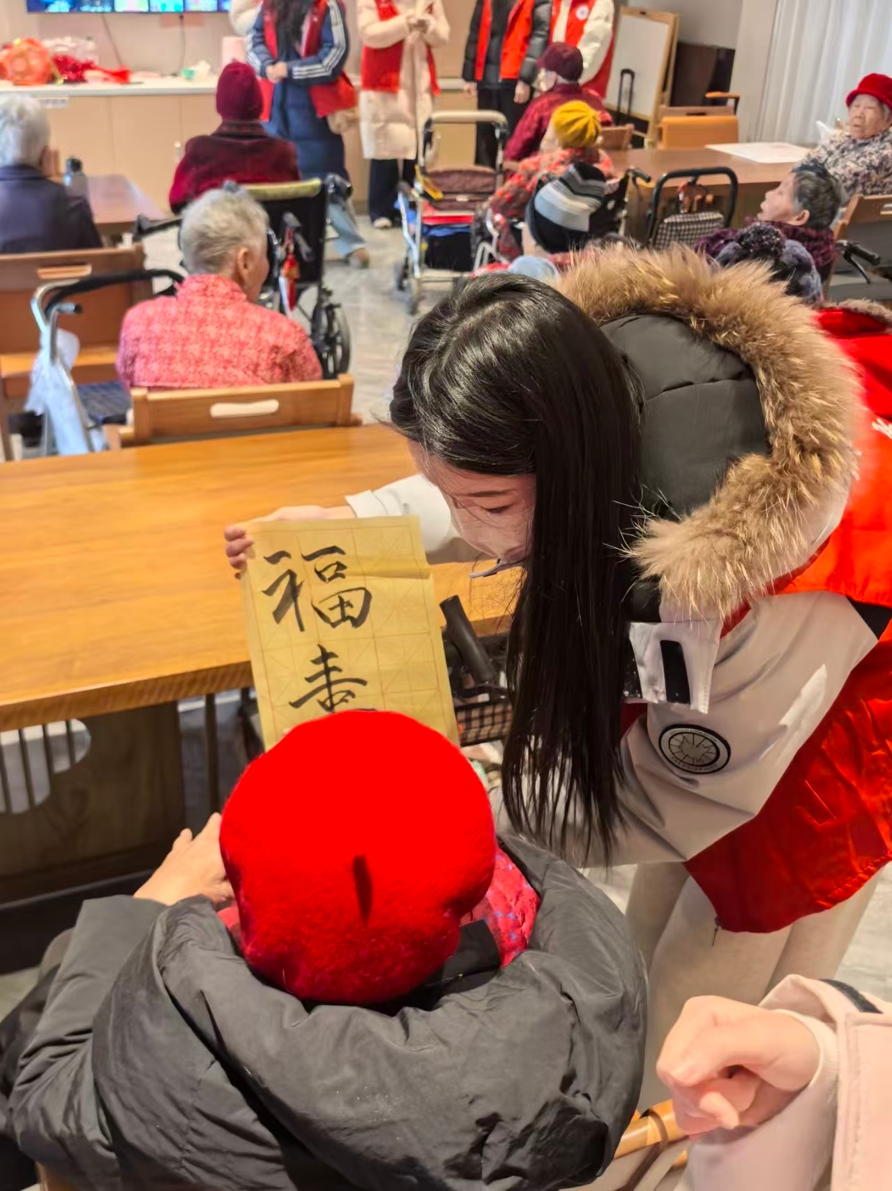 秦岭笑谈墨香传福暖桑榆，青春伴老颂红歌 【原创首发】曲阜师范大学 寒假社会实践计