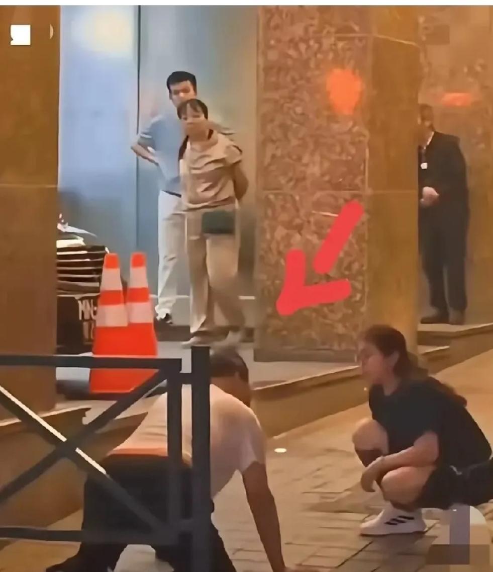 近几日发生在门赌场的惊人一幕：41岁内地男子与女赌客在赌桌上相识，此后竟然夺走女