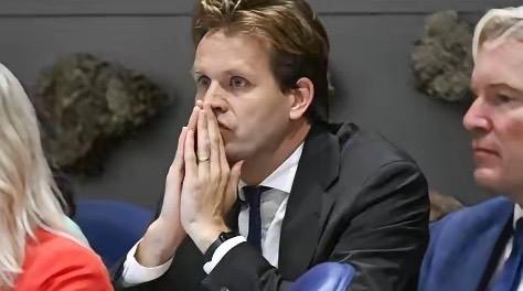 中方终于出手了，
​12 月 19日，中方正式发布最终裁定：从即日起，对原产于欧