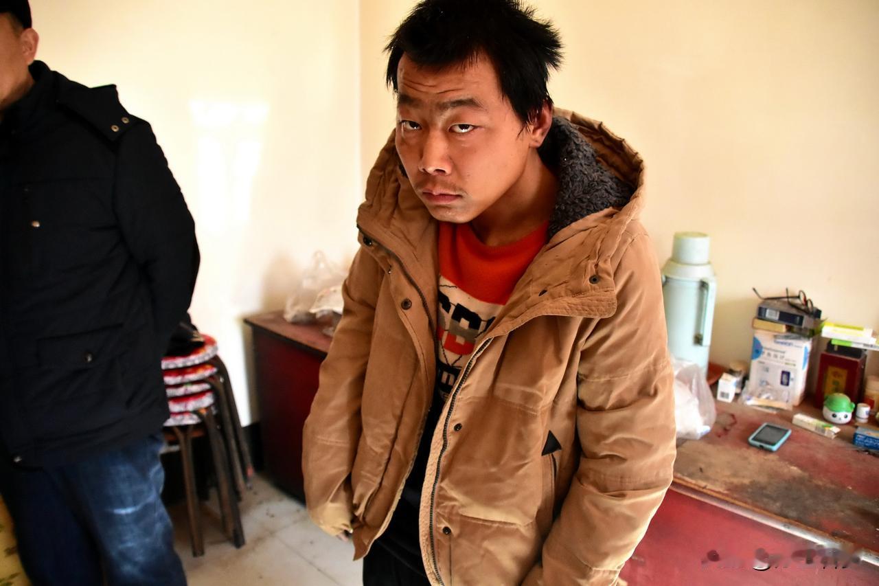 “四有”青年变成了“四无”青年，太可怕了！
“四有”有理想，有道德，有文化，有纪