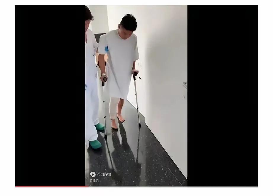 武磊又伤了吗？
惊悉武磊又…又做手术了，不是上次在上海已经做了手术吗？怎么又要到