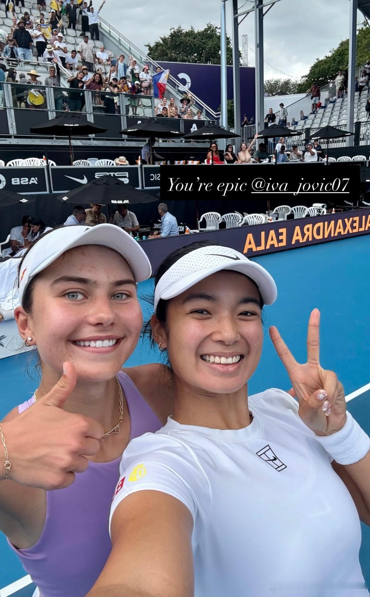 约维奇x伊埃拉！这一对年轻人组合在今天配对双打，在奥克兰250赛女双7-6/6-