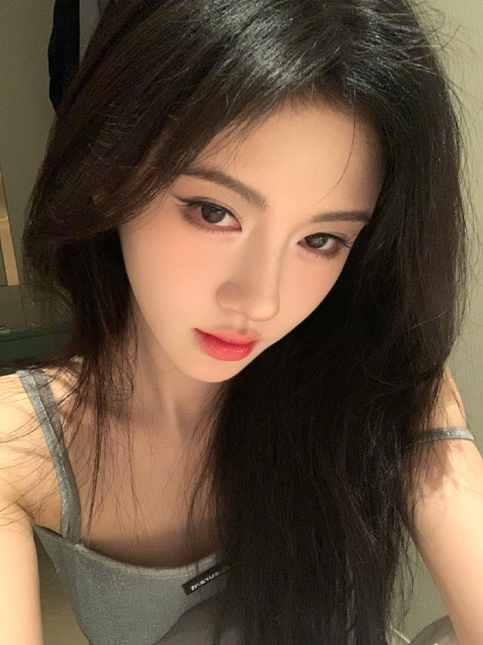 鞠婧祎怼脸轻妆感鞠婧祎怼脸live营业鞠婧祎live图营业 好米好米[期待] ​