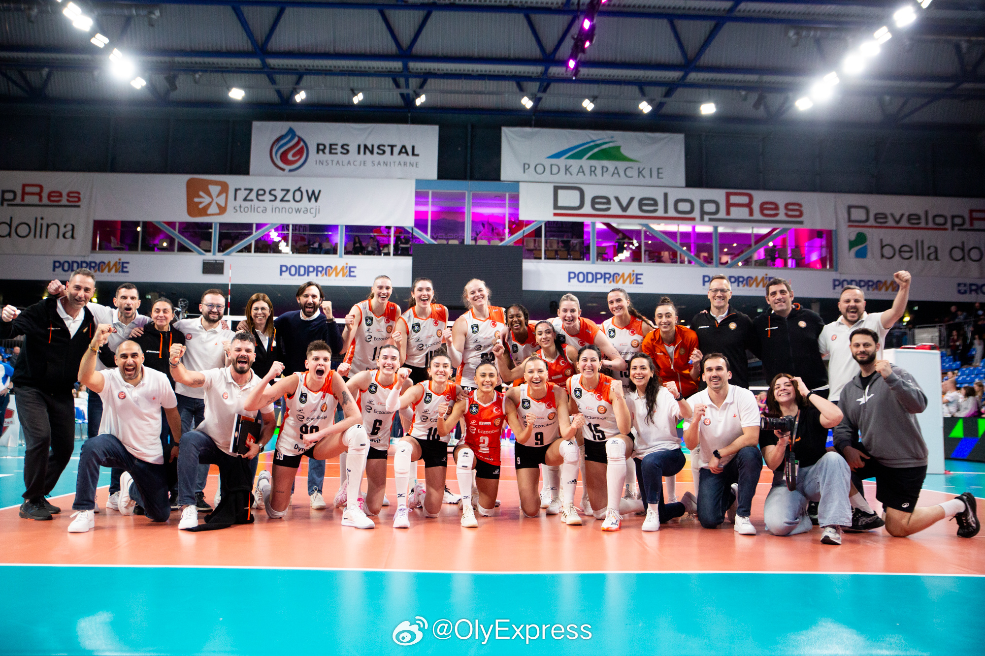 【欧冠伊萨演科内剧本 2-3遭热舒夫逆转仍进四强】国际排坛战报速递 3月18日热