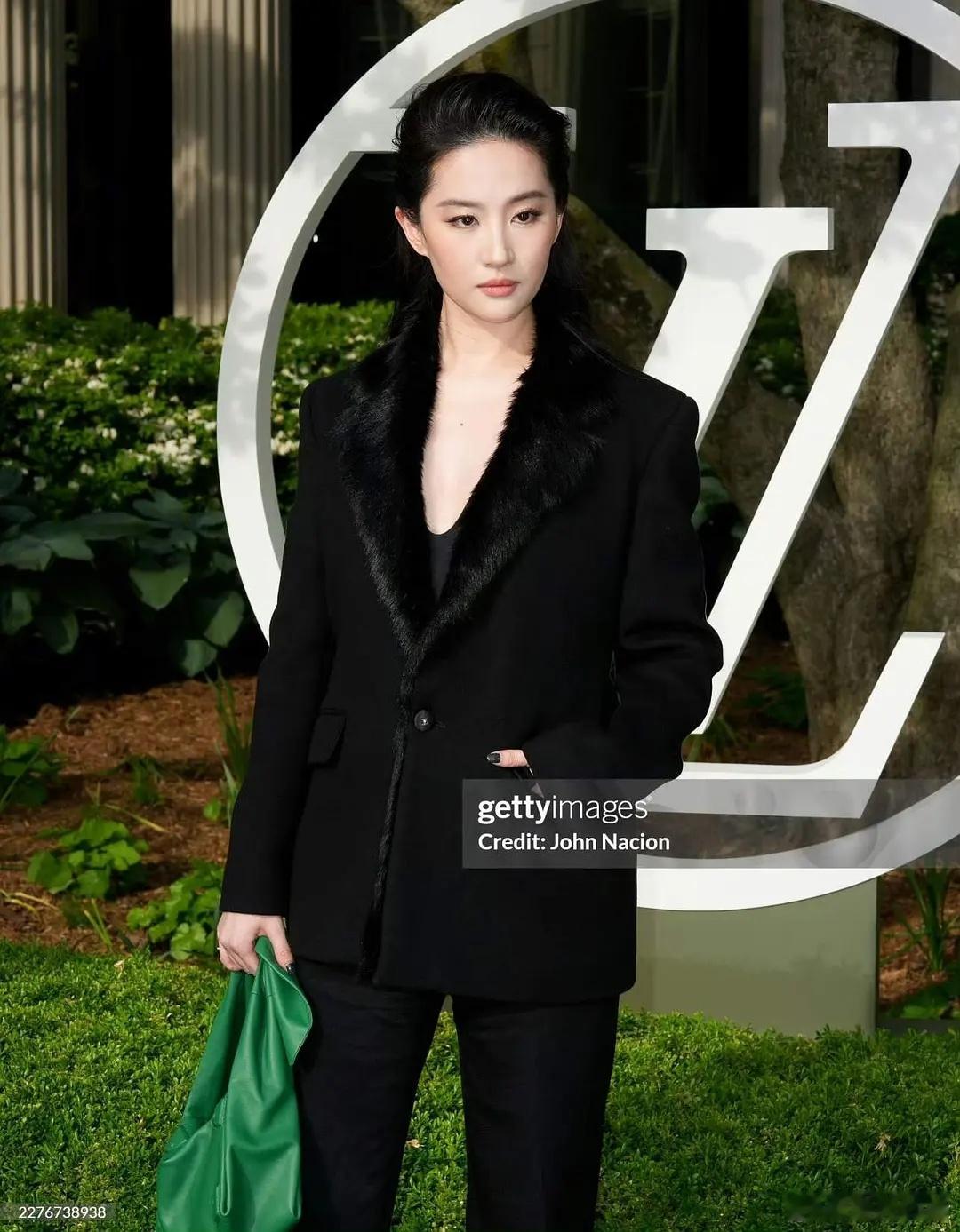 刘亦菲怎么做到即便胖了脸依然不肿的 
