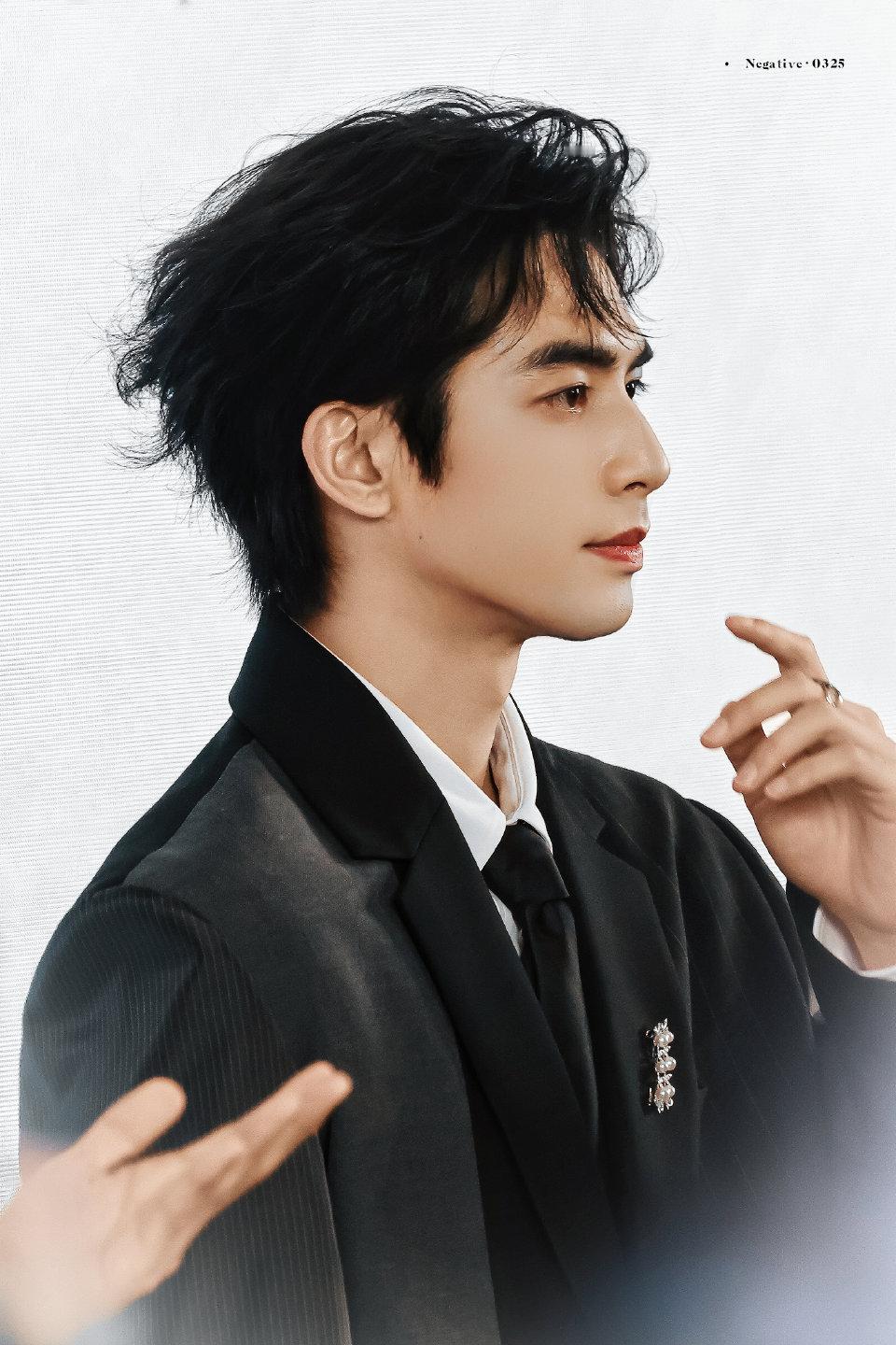 宋威龙方依法维权仅针对恶意造谣与侵权行为，无意牵扯任何艺人与粉丝，理性维护合法权