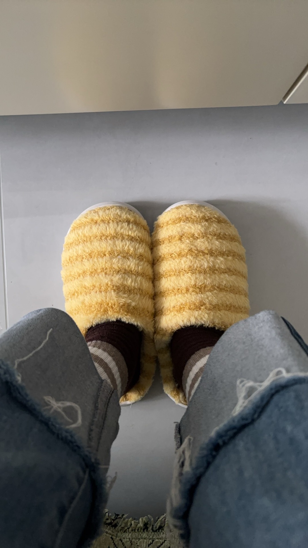 穿上了毛绒绒的拖鞋[doge] ​​​