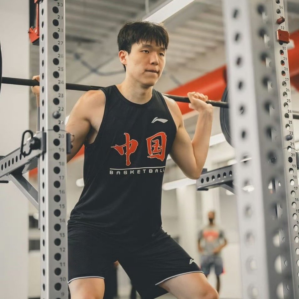 有的球员女人成群，在NBA打比赛的目的都已经不是总冠军了，而是私生子们的抚养费（