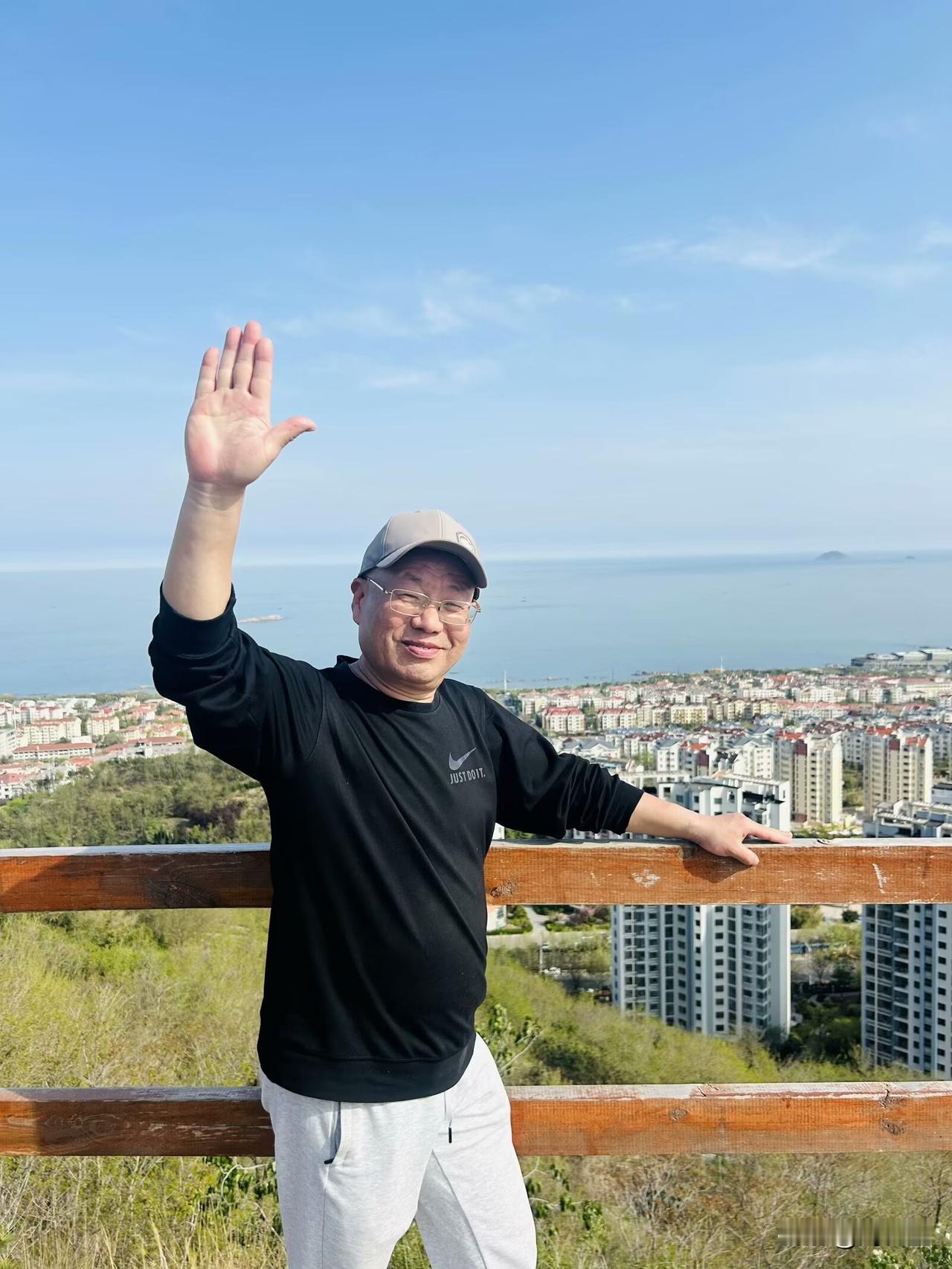 【心怀家国守初心 理性观文明是非】

我常想，我这一辈子，最根基、最纯正的东西是