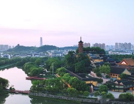 🌊 地名由来：直接源于“镇守长江”

“镇江”这个名字并非虚指，而是直接源于北